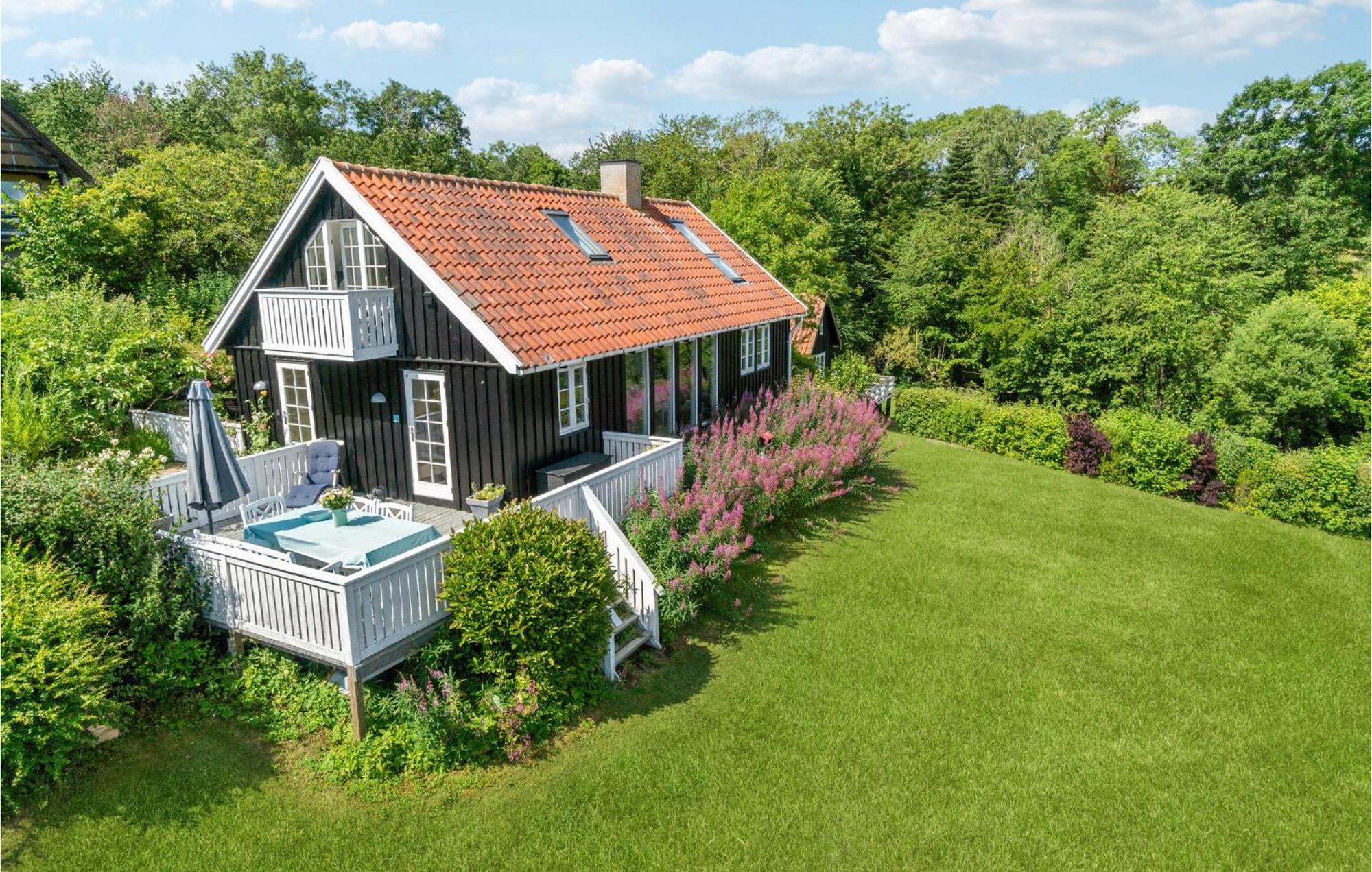 Lovely Home In Svaneke With House Sea View Екстер'єр фото