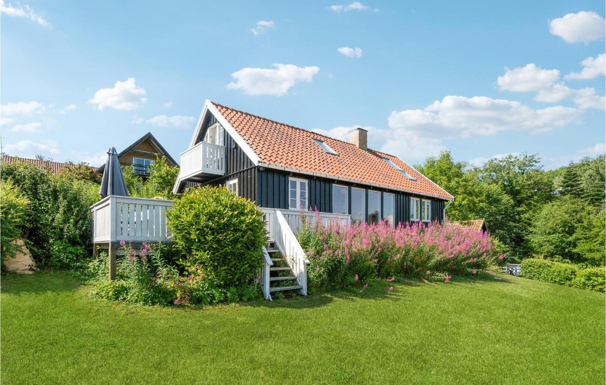 Lovely Home In Svaneke With House Sea View Екстер'єр фото